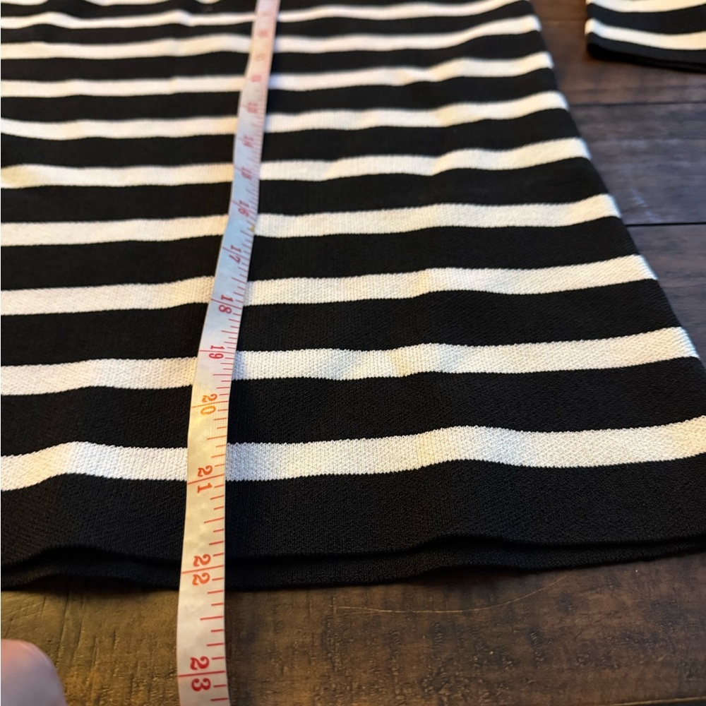 Sz M Rachel Roy Black and White Striped Knit Top - Picture 2 of 4